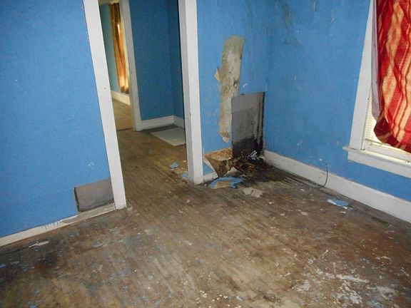 4th image of 3228 S Benton Ave