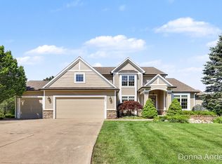 6239 Boulder Ridge Dr NE, Belmont, MI 49306