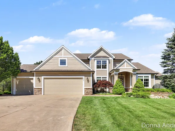 6239 Boulder Ridge Dr NE, Belmont, MI 49306