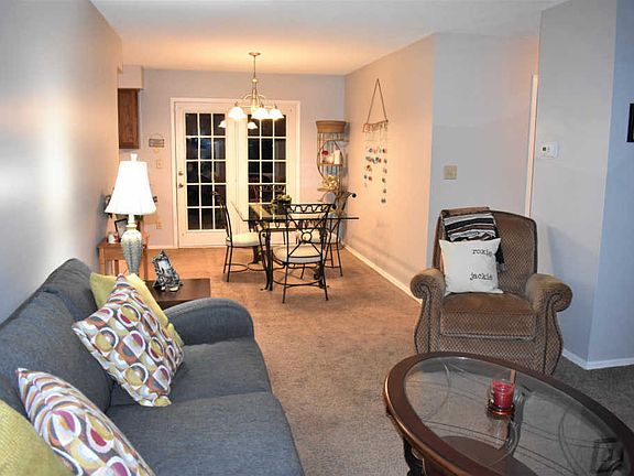 3rd image of 1694 Hillsbury Dr