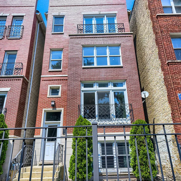 932 W George St #1