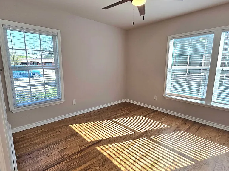 226 Antrim Dr — Photo 20