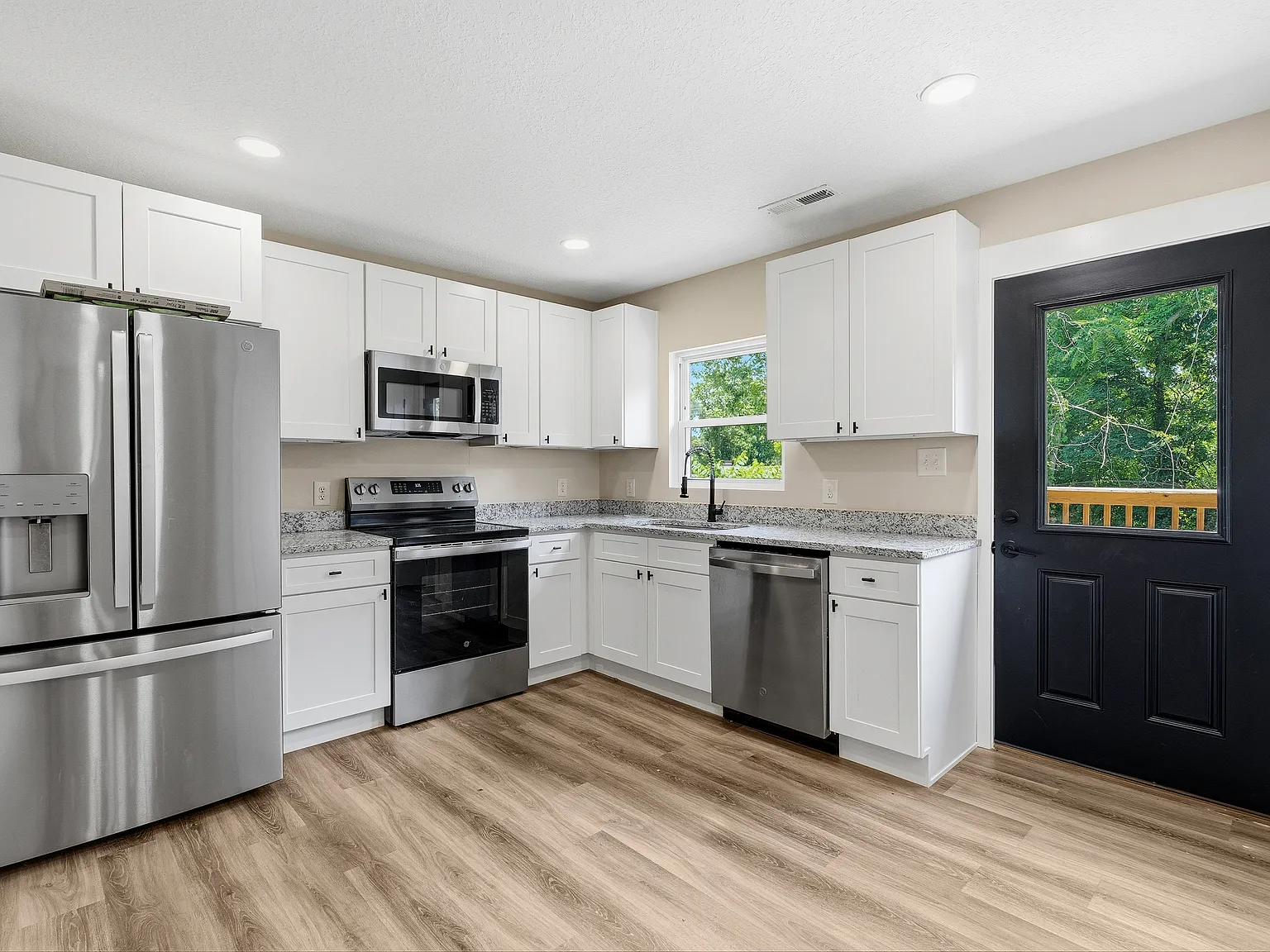 2 bed, 840 sqft, $1,500 — Photo 4