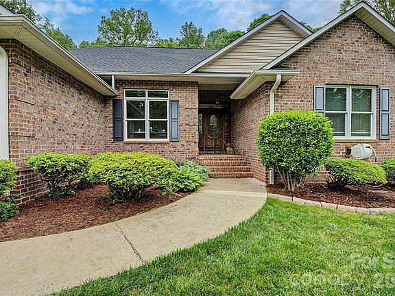2nd image of 293 Bent Tree Dr