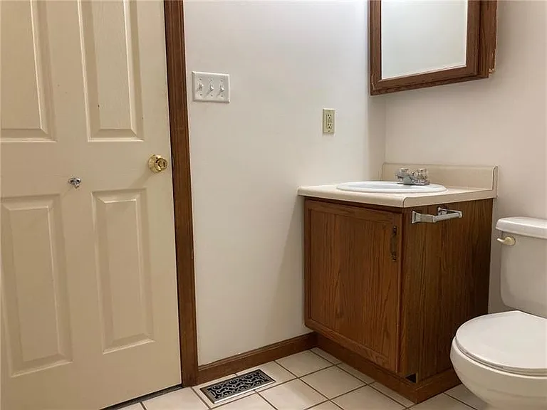 102 Park Dr #B — Photo 11