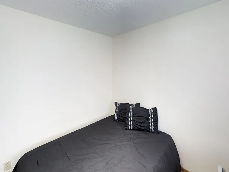 905 W Oregon St — Photo 18