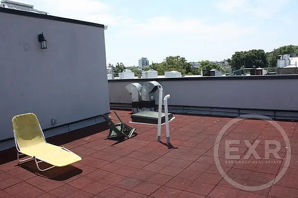 Rented by EXR | media 15