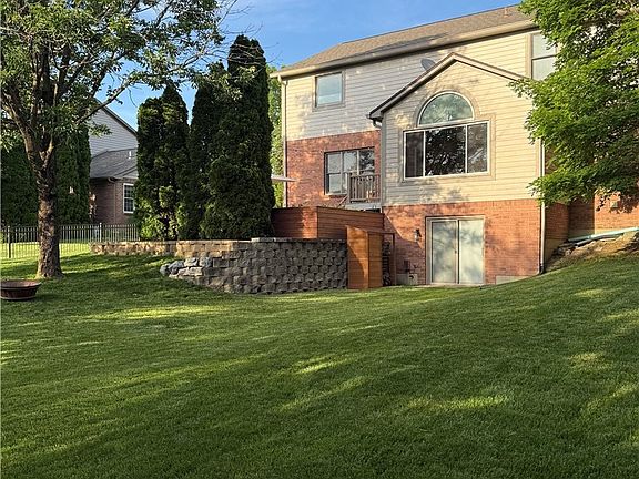3rd image of 9503 Gem Stone Dr