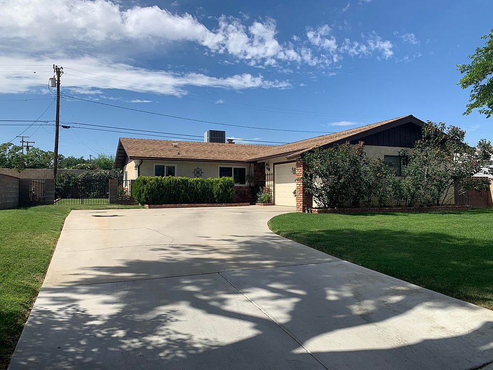 1st image of 1022 W Avenue J10