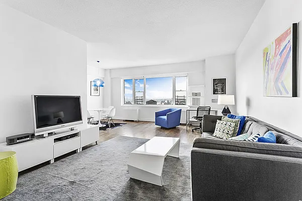 Sold by Compass | media 1