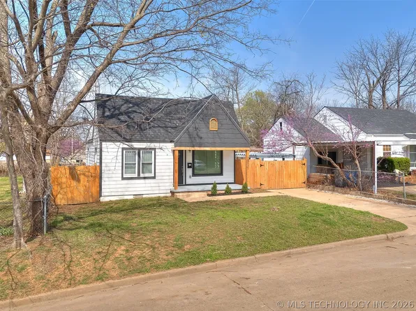 3911 E Admiral Ct, Tulsa, OK 74115