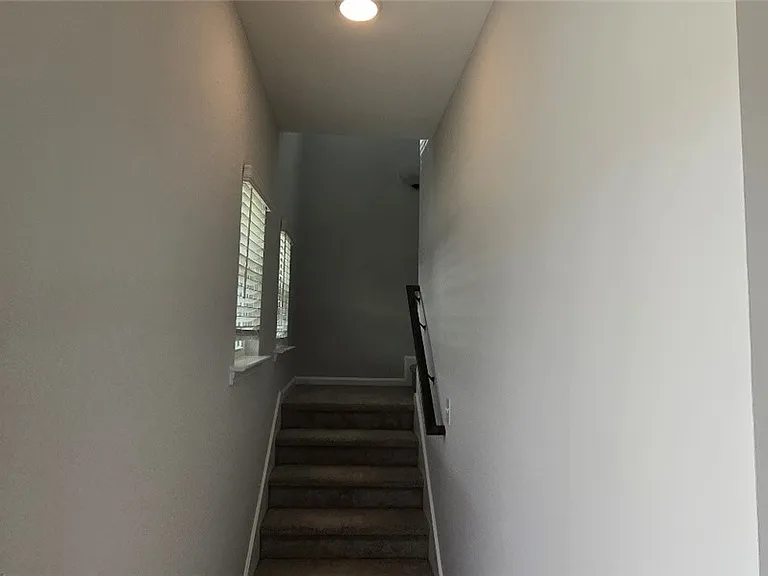 109 Exmoor Cir — Photo 18