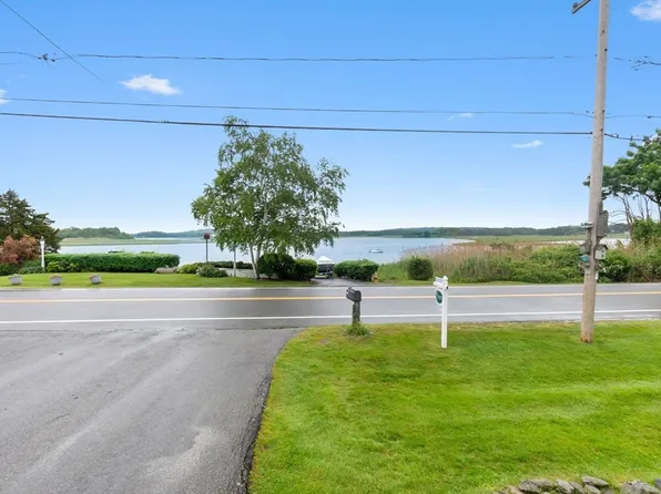 84-85 Little Neck Rd, Ipswich, MA 01938
