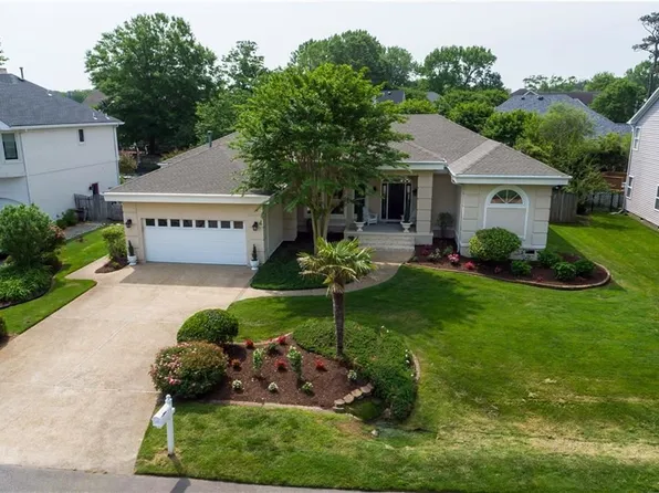 521 Coastal Dr, Virginia Beach, VA 23451