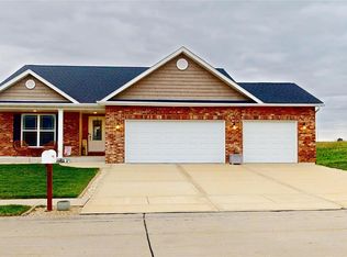 321 Liberty Ct, Waterloo, IL 62298