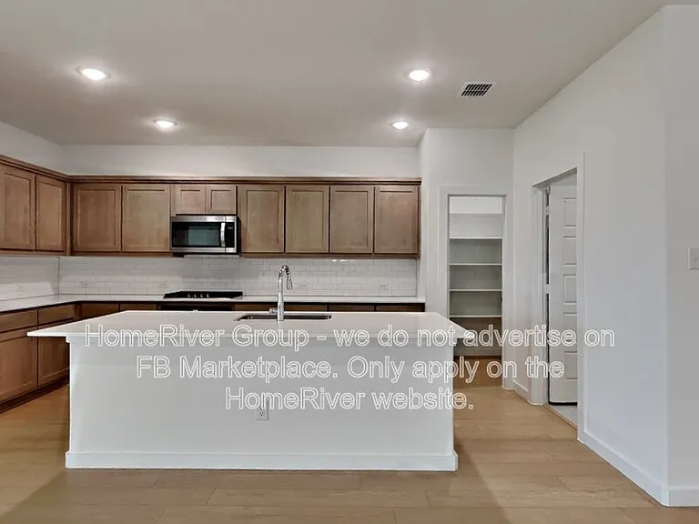425 Leopold Trl — Photo 6