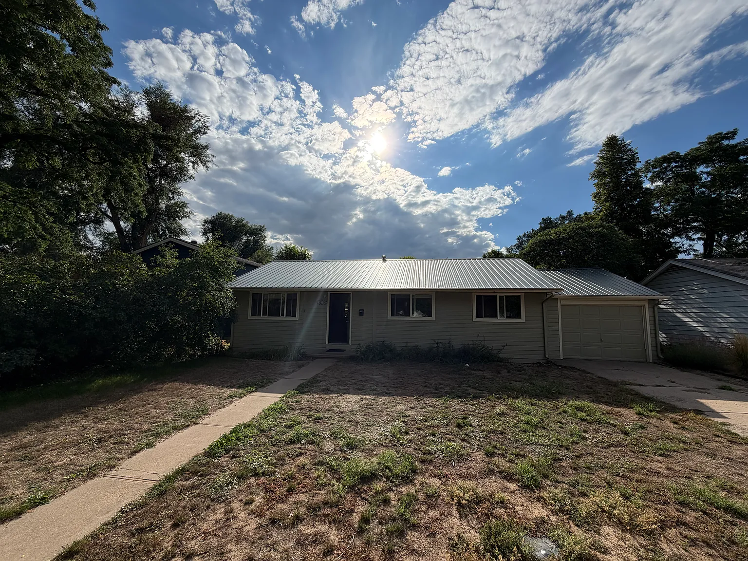 3 bed, 1.5 bath, 1002 sqft, $2,100 — Photo 1