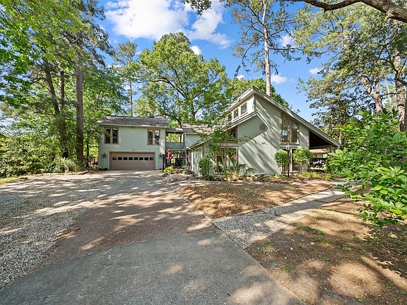 3rd image of 611 Saint Andrews Rd