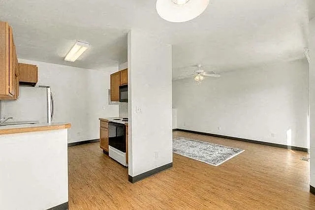 Glenmoor Townhomes — Photo 16