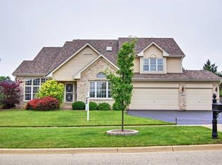 1920 Bridlewood Dr, Hoffman Estates, IL 60192