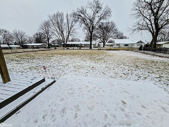 4th image of 1107 W Prairie St