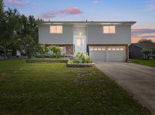 4565 Dupont Dr, Hanover Park, IL 60133