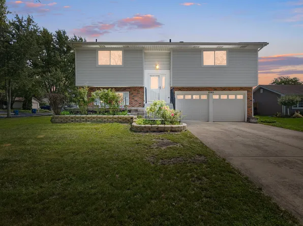 4565 Dupont Dr, Hanover Park, IL 60133