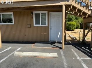 1260 10th St #5, Florence, OR 97439