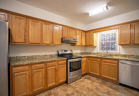 5th image of 40 Gertrude Pl APT 9