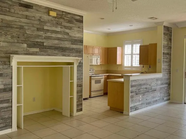 274 River Bluff Ln, Royal Palm Beach, FL 33411