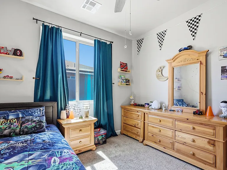 501 Montecito Dr — Photo 25