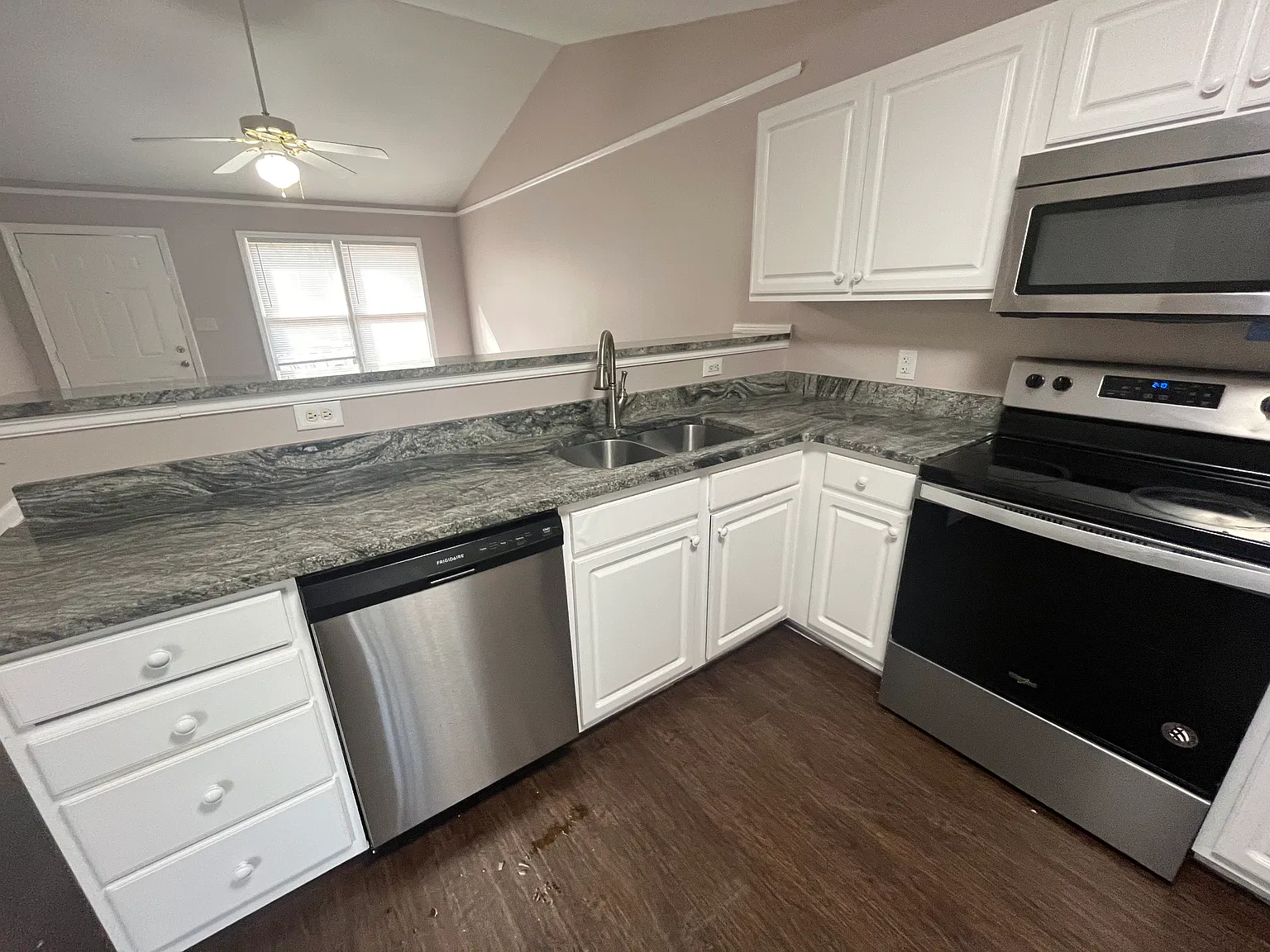 3 bed, 1420 sqft, $1,750 — Photo 3