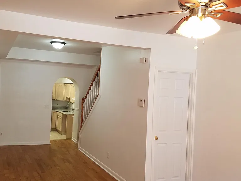 1454 William St — Photo 20