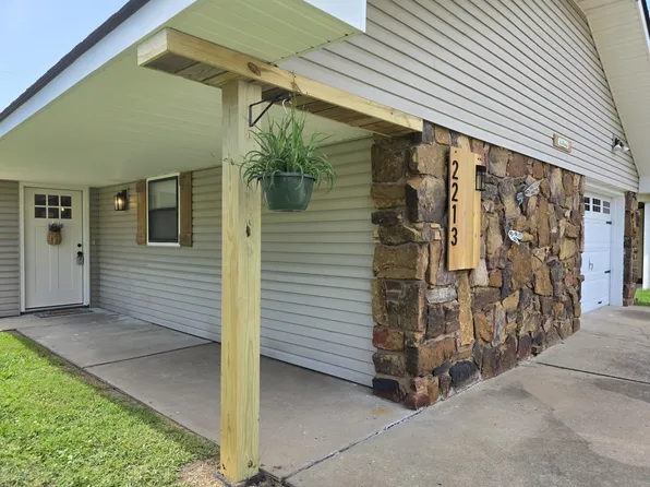 2213 Willow Ln, Miami, OK 74354