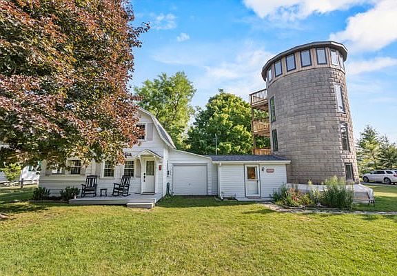 2nd image of 3989 Evergreen Rd