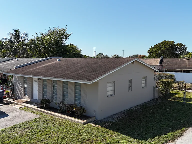 19572 NW 29th Pl — Photo 2