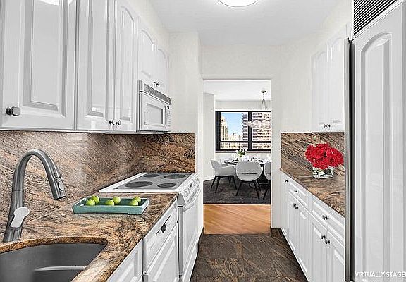 5th image of 240 E 47th St APT 28D