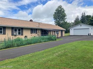 119 Hoadleys Rd, Hawley, PA 18428