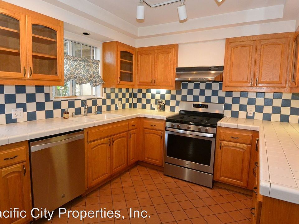 1st image of 259 Walnut St