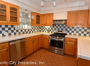 259 Walnut St, Costa Mesa, CA 92627