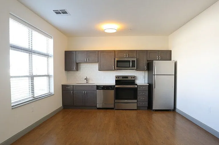 The Deco Apartments — Photo 28