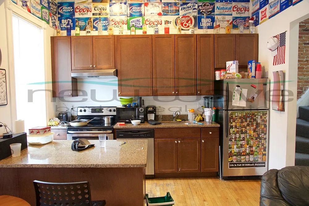 4 bed, 9999 sqft, $7,000 — Photo 3