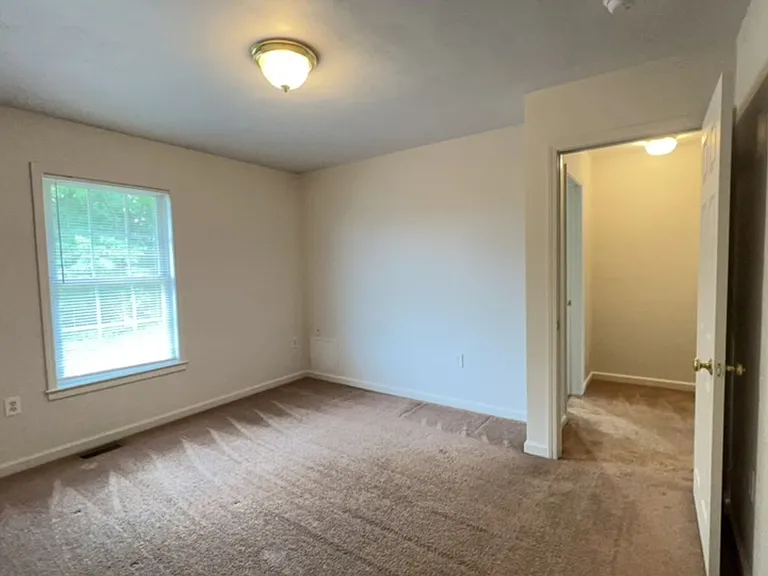 220-240 E Augusta Ave — Photo 10