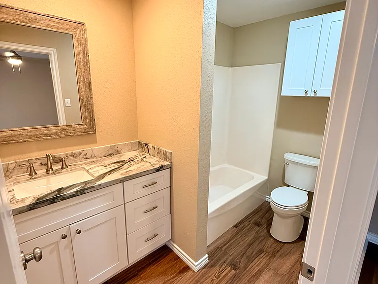 1013 Park Meadow Dr — Photo 8