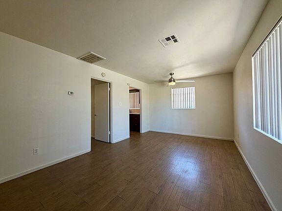 4th image of 4415-4420 N 8th Ave #4420-03