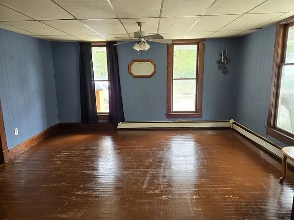 27 Petrolia St, Bradford, PA 16701