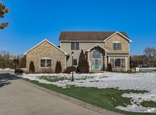 33300 Cayuga Way, East Troy, WI 53120
