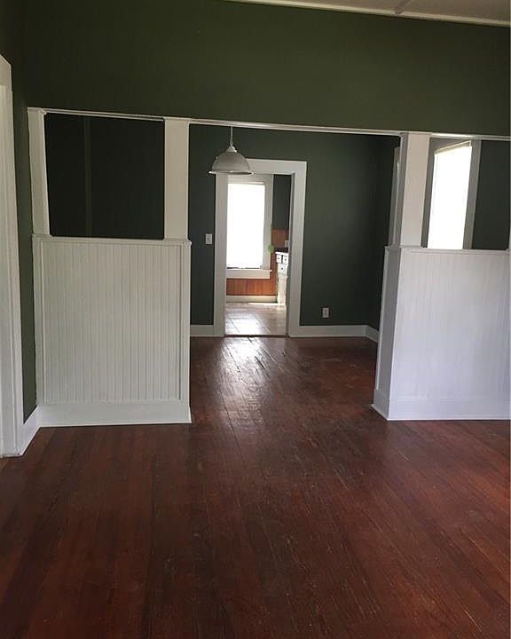 2nd image of 1060 Cross St