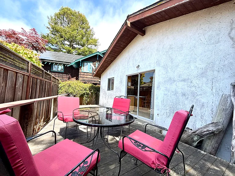 211 Earl Ct — Photo 23