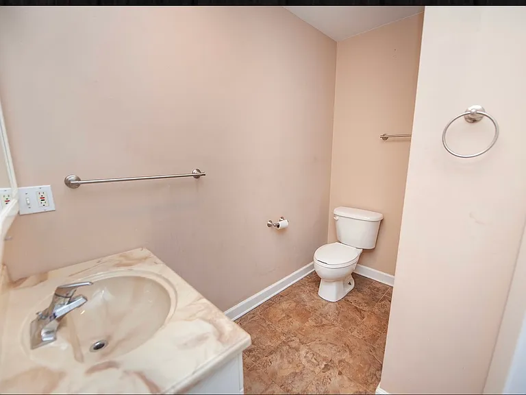 1519 E Rutherford St #A — Photo 6